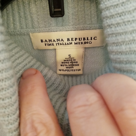 Banana Republic Turtleneck - Picture 2 of 4